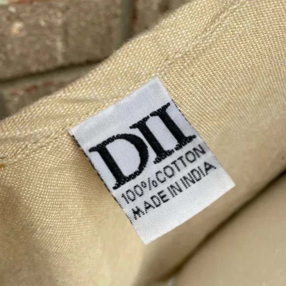 DII Queen Bee Ruffle Apron - Picture 3 of 6